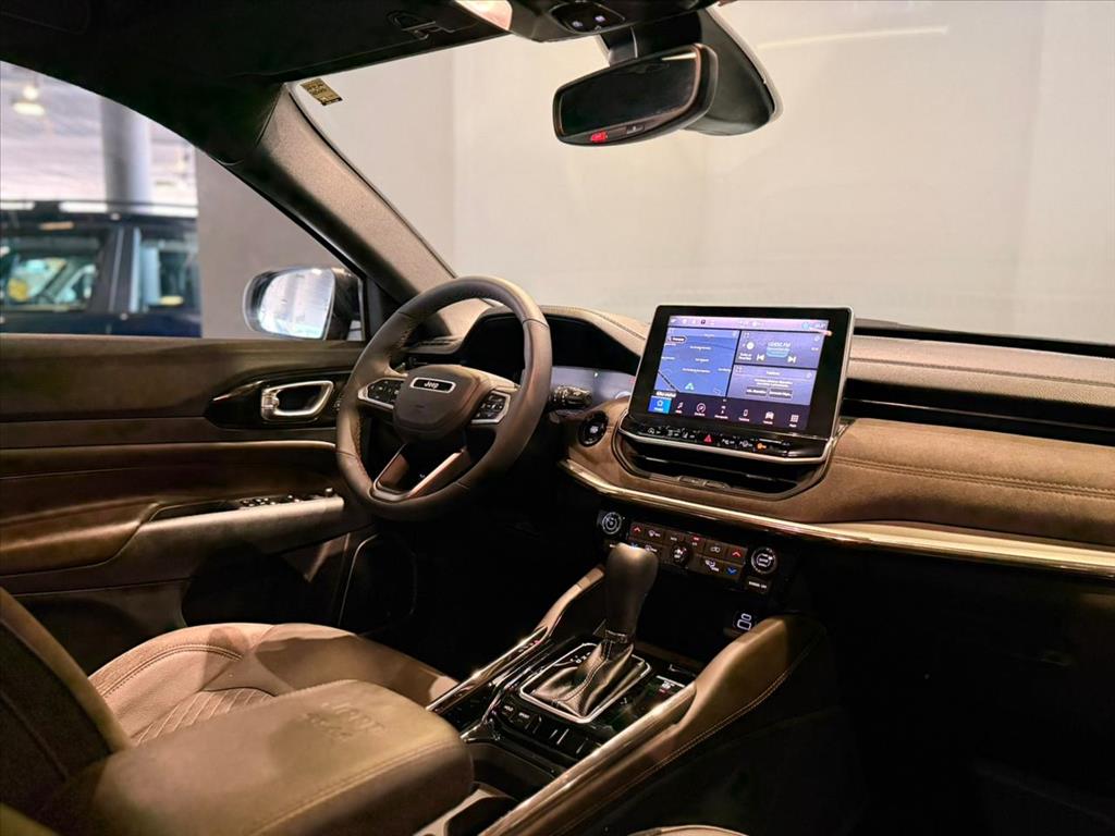 COMMANDER 1.3 T270 TURBO FLEX OVERLAND AT65