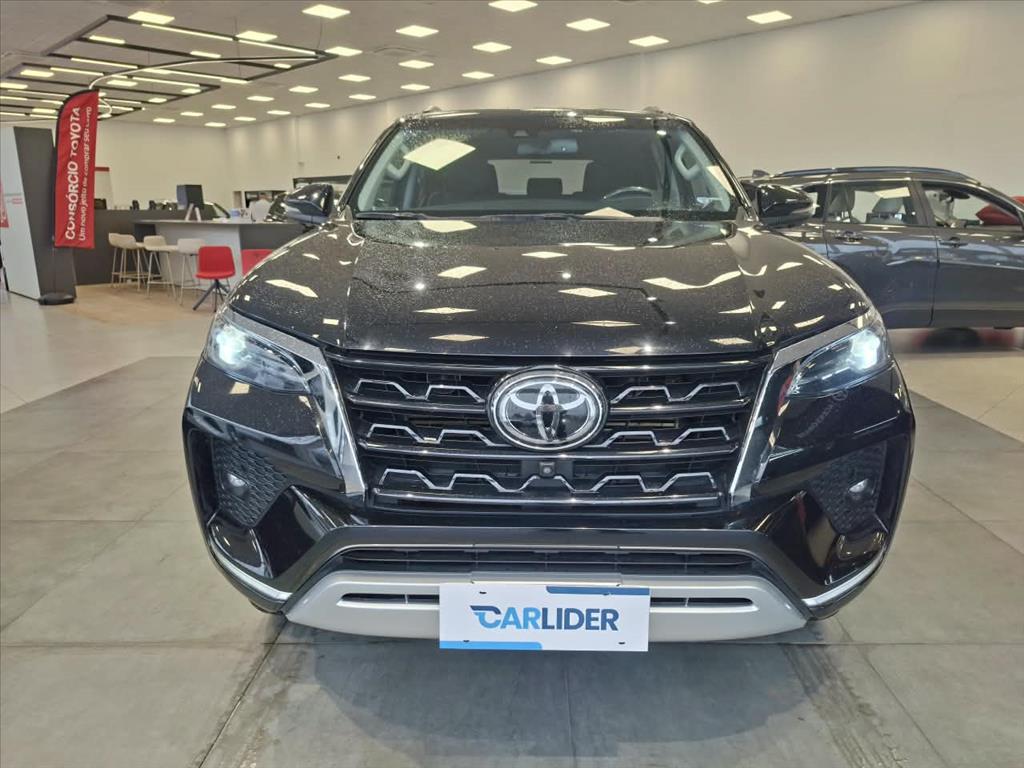 HILUX SW4 2.8 D-4D TURBO DIESEL SRX 7L 4X4 AUTOMÁTICO0