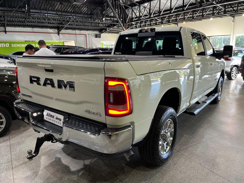 2500 6.7 I6 TURBO DIESEL LARAMIE CD 4X4 AUTOMÁTICO4