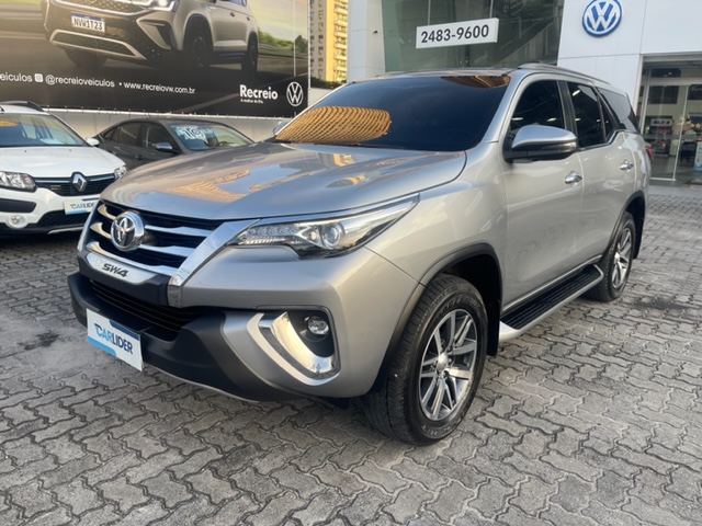 HILUX SW4 2.8 SRX 4X4 7 LUGARES 16V TURBO INTERCOOLER DIESEL 4P AUTOMÁTICO HILUX SW4 2.8 SRX 4X4 7 LUGARES 16V TURBO INTERCOOLER DIESEL 4P AUTOMÁTICO