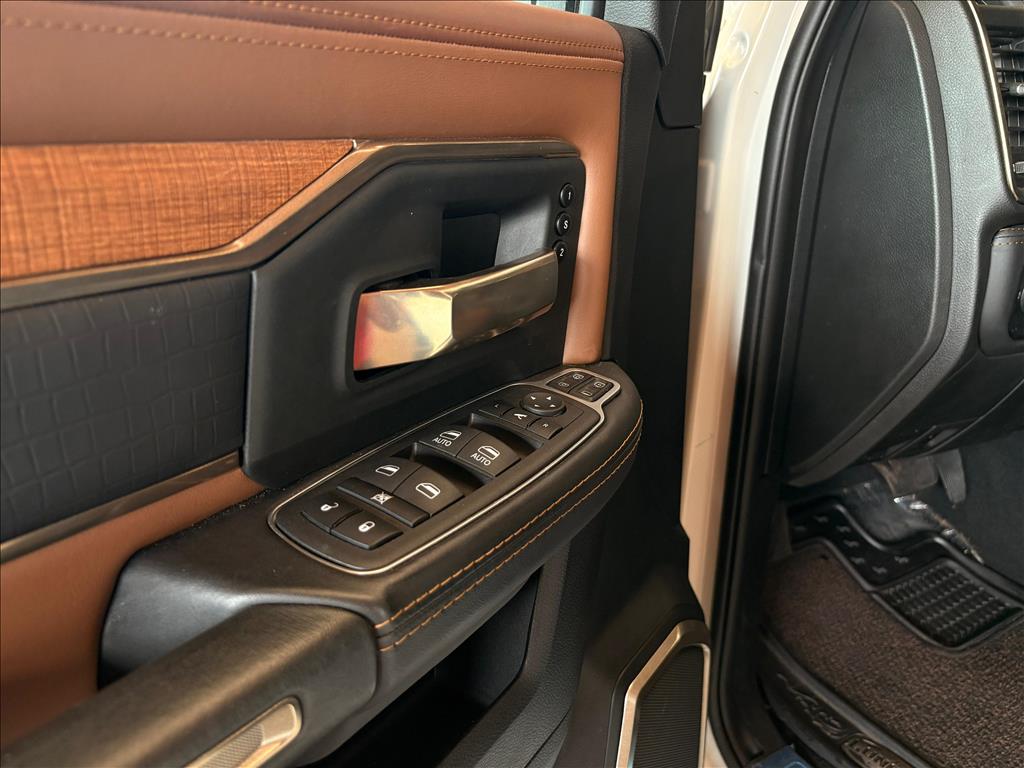 3500 6.7 I6 TURBO DIESEL LIMITED LONGHORN CD 4X4  AUTOMÁTICO9