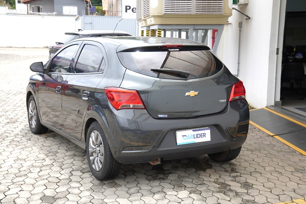 ONIX 1.4 MPFI ADVANTAGE 8V FLEX 4P AUTOMÁTICO4