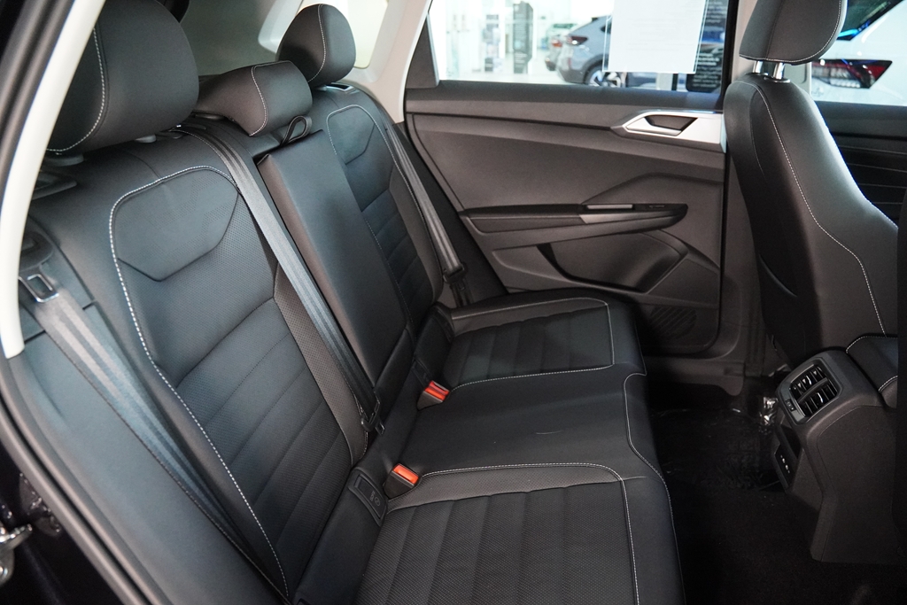 TAOS 1.4 250 TSI TOTAL FLEX HIGHLINE AUTOMÁTICO9