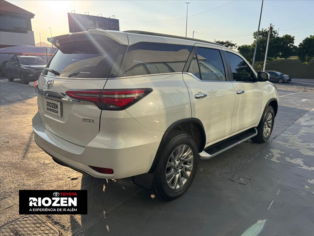 Toyota HILUX SW4 2023