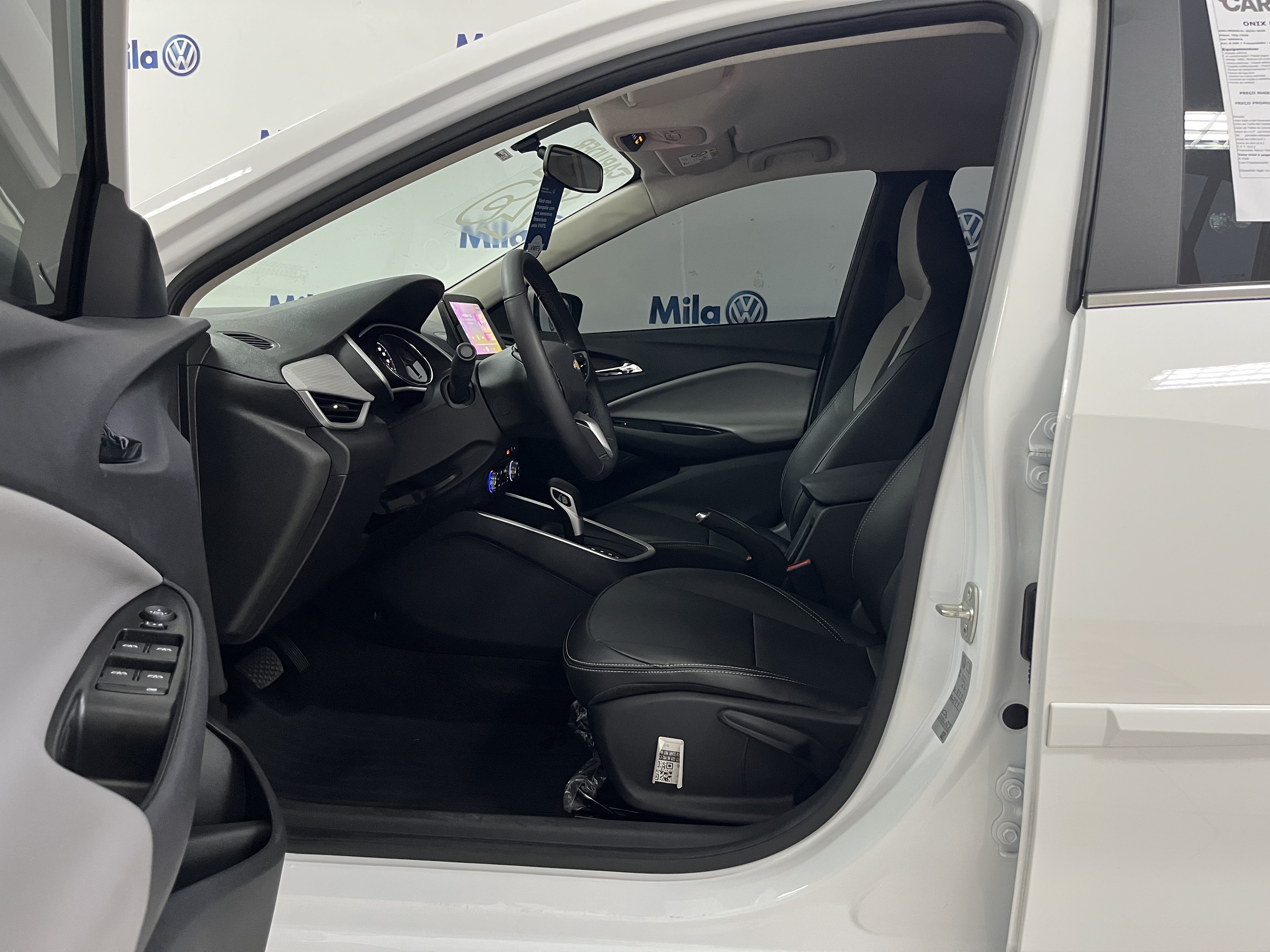 ONIX 1.0 TURBO FLEX PREMIER AUTOMÁTICO4