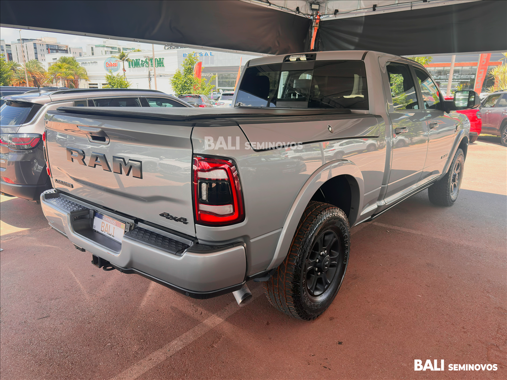 3500 6.7 I6 TURBO DIESEL LARAMIE NIGHT EDITION CD 4X4  AUTOMÁTICO3