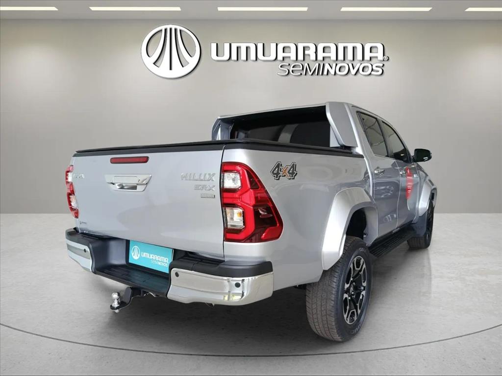 HILUX 2.8 D-4D TURBO DIESEL CD SRX PLUS 4X4 AUTOMÁTICO4