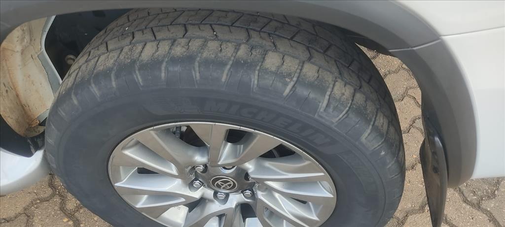 HILUX SW4 2.8 D-4D TURBO DIESEL SRX 4X4 AUTOMÁTICO12