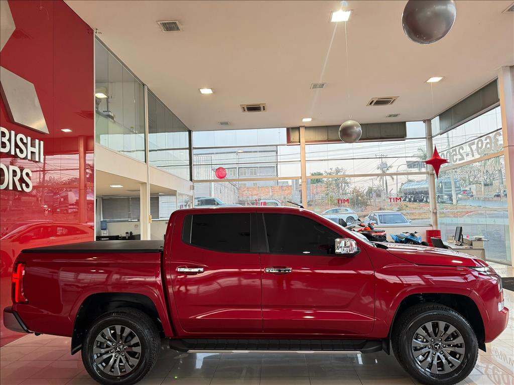 Mitsubishi-TRITON-2.4 BITURBO DIESEL CD HPE-S 4X4 AUTOMÁTICO