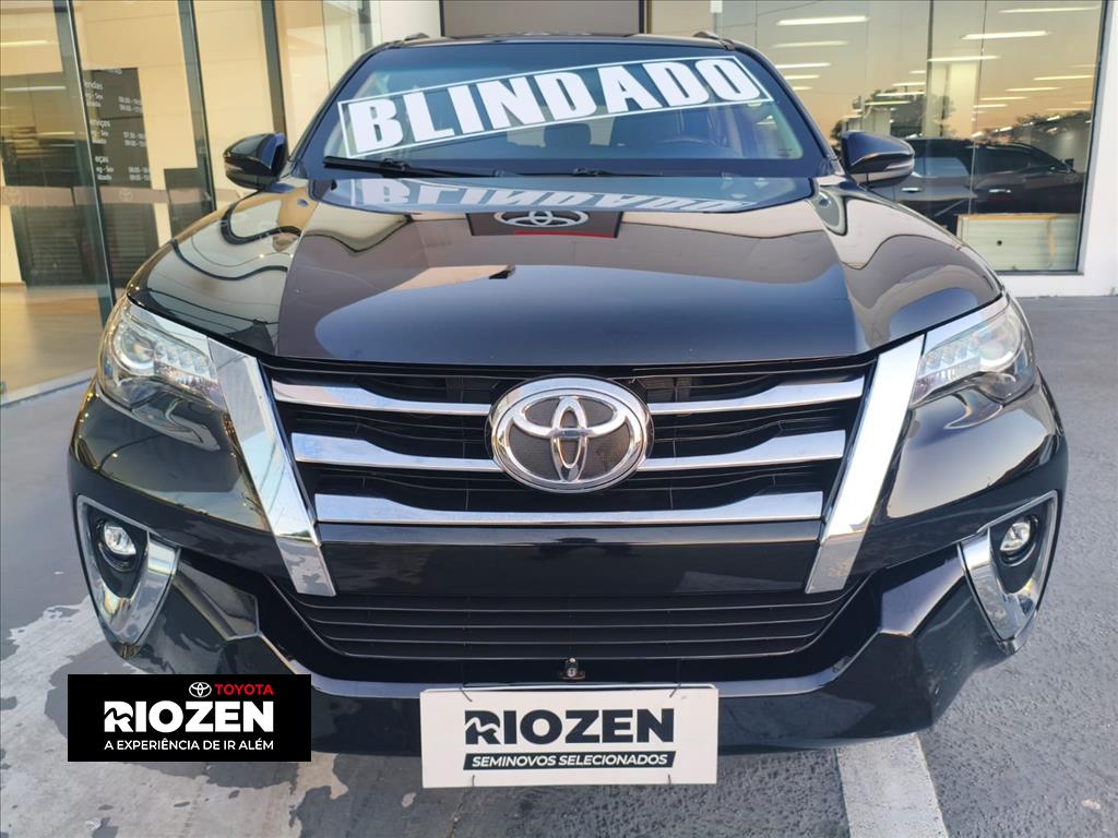 HILUX SW4 2.8 SRX 4X4 7 LUGARES 16V TURBO INTERCOOLER DIESEL 4P AUTOMÁTICO10
