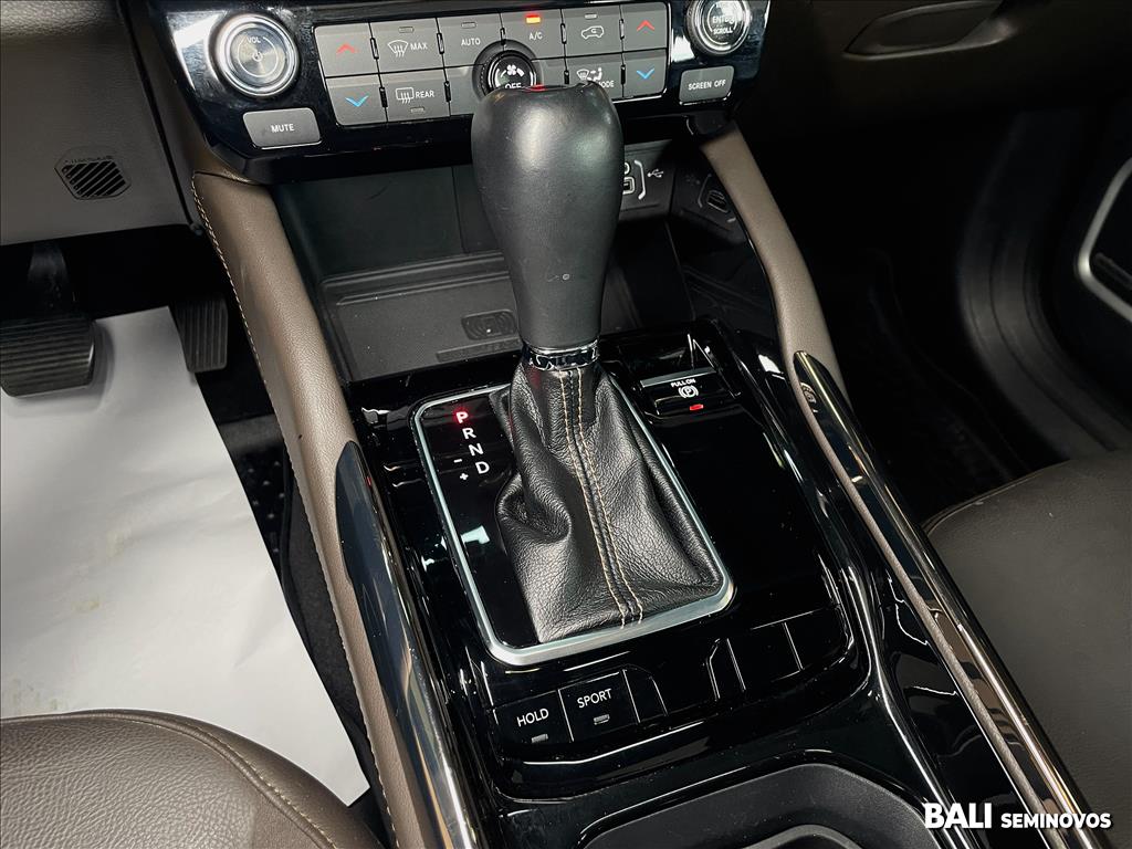 COMMANDER 1.3 T270 TURBO FLEX OVERLAND AT610