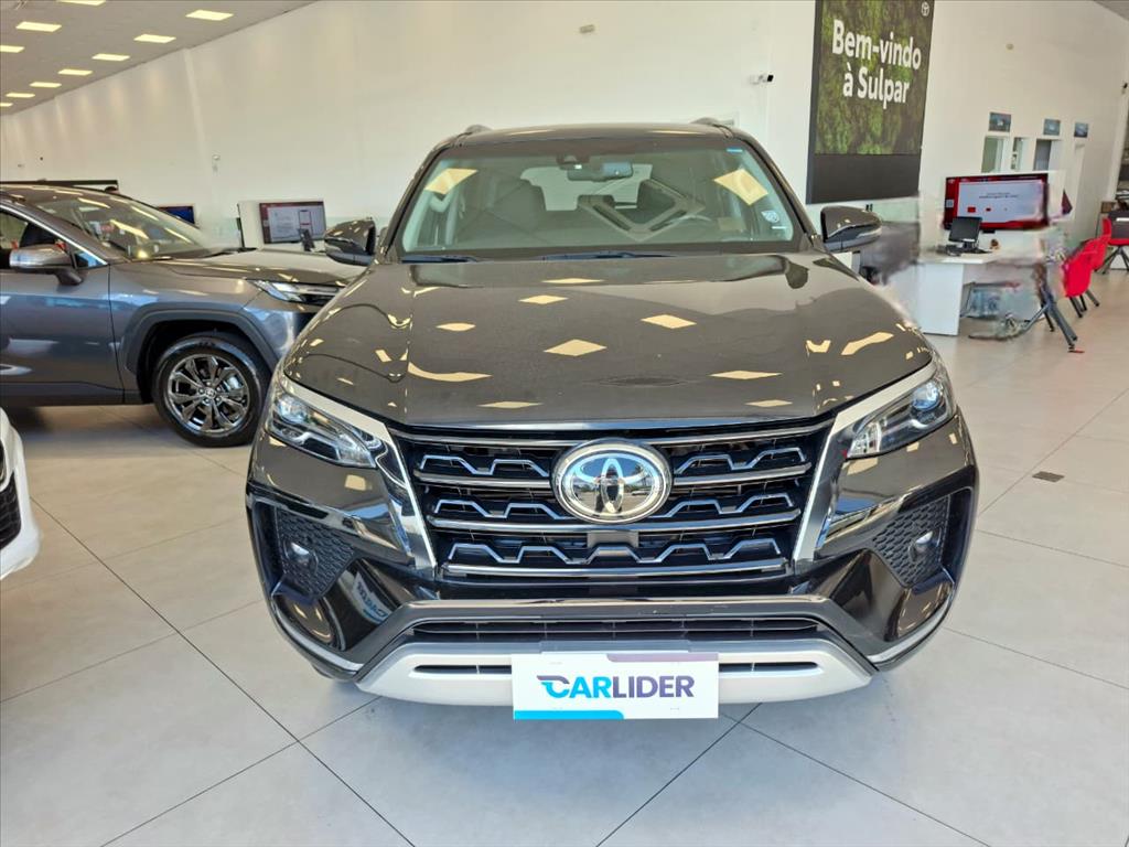 HILUX SW4 2.8 D-4D TURBO DIESEL SRX 7L 4X4 AUTOMÁTICO