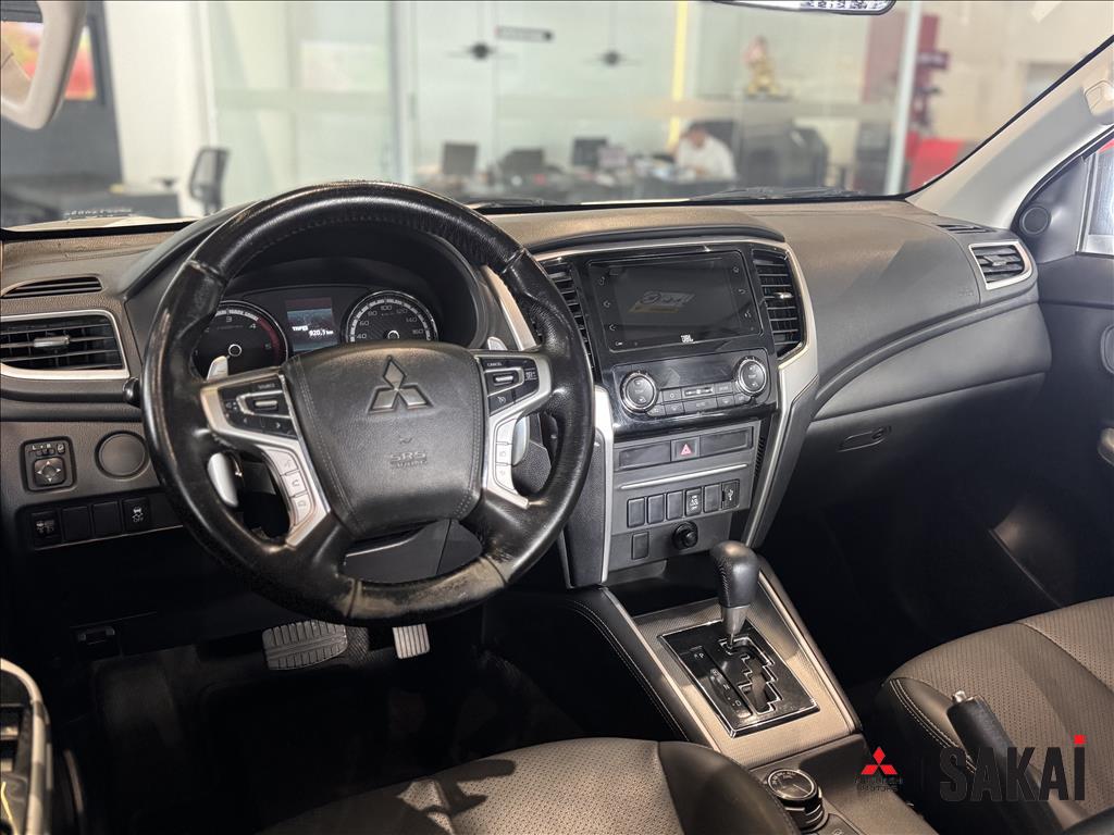 Mitsubishi-L200 TRITON-2.4 16V TURBO DIESEL SPORT HPE CD 4P 4X4 AUTOMÁTICO