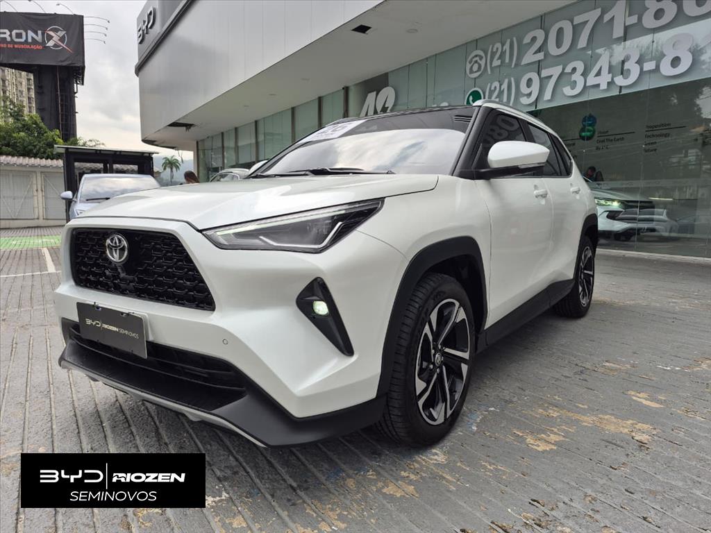 Toyota YARIS CROSS 2026
