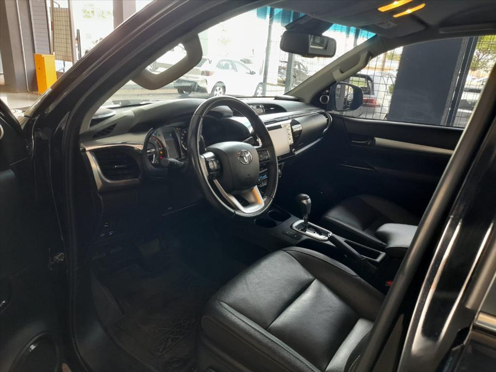 HILUX 2.8 D-4D TURBO DIESEL CD SRX 4X4 AUTOMÁTICO10