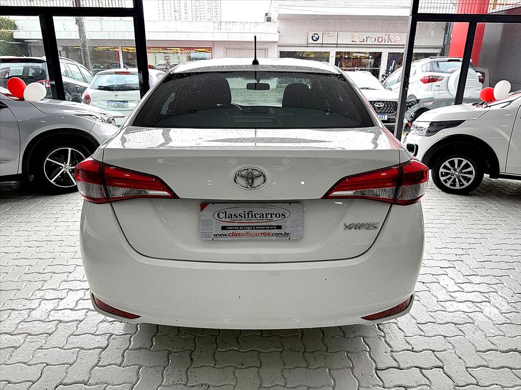 Toyota Yaris - 1.5 16V FLEX SEDAN XL MULTIDRIVE