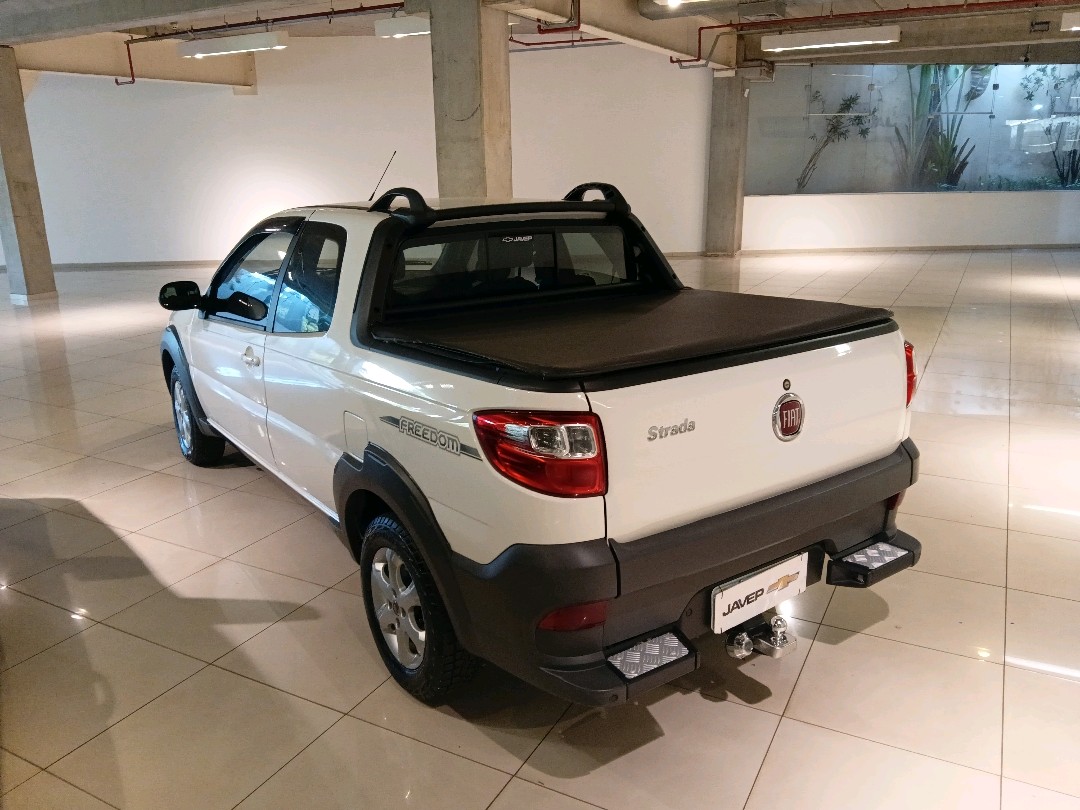 Fiat-STRADA-1.4 MPI FREEDOM CD 8V FLEX 3P MANUAL