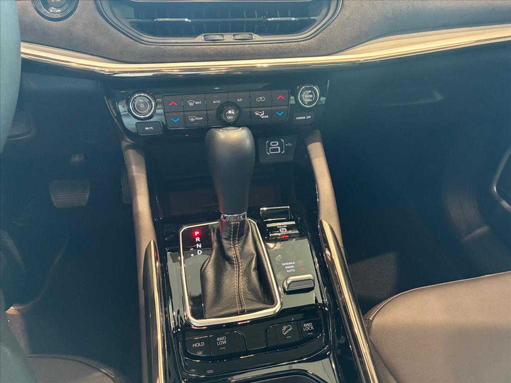 COMMANDER 2.2 TURBO DIESEL OVERLAND AT98