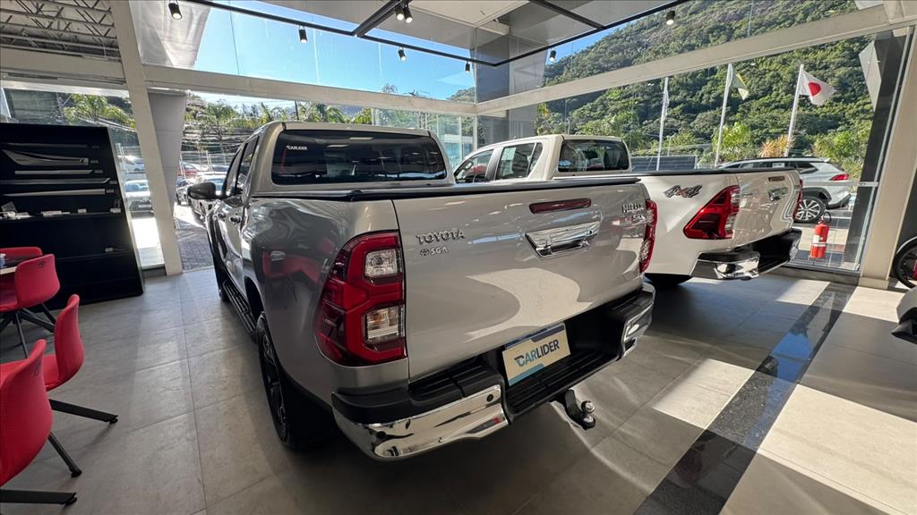 HILUX 2.8 D-4D TURBO DIESEL CD SRX 4X4 AUTOMÁTICO5