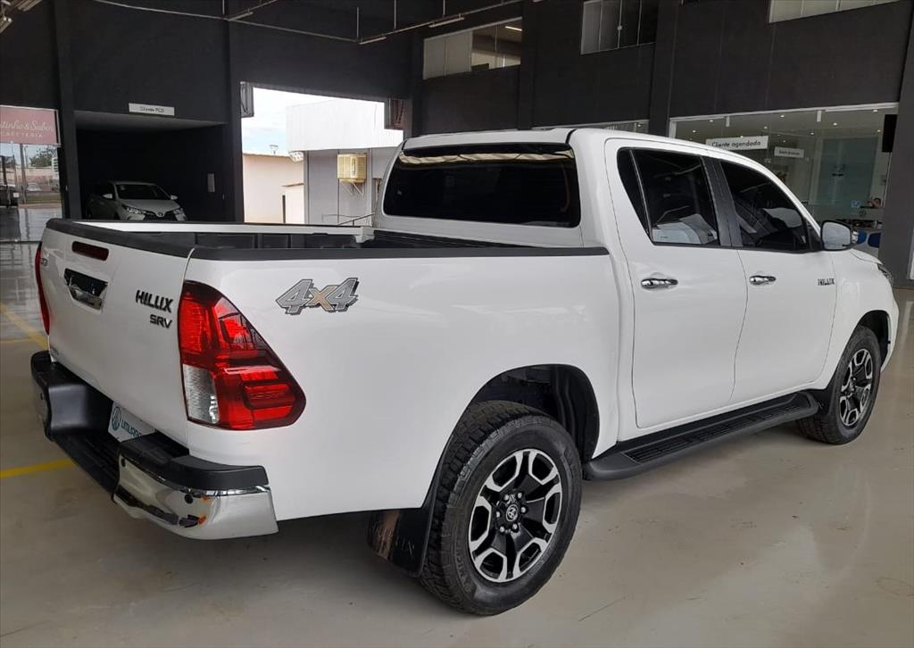 HILUX 2.8 D-4D TURBO DIESEL CD SRV 4X4 AUTOMÁTICO3