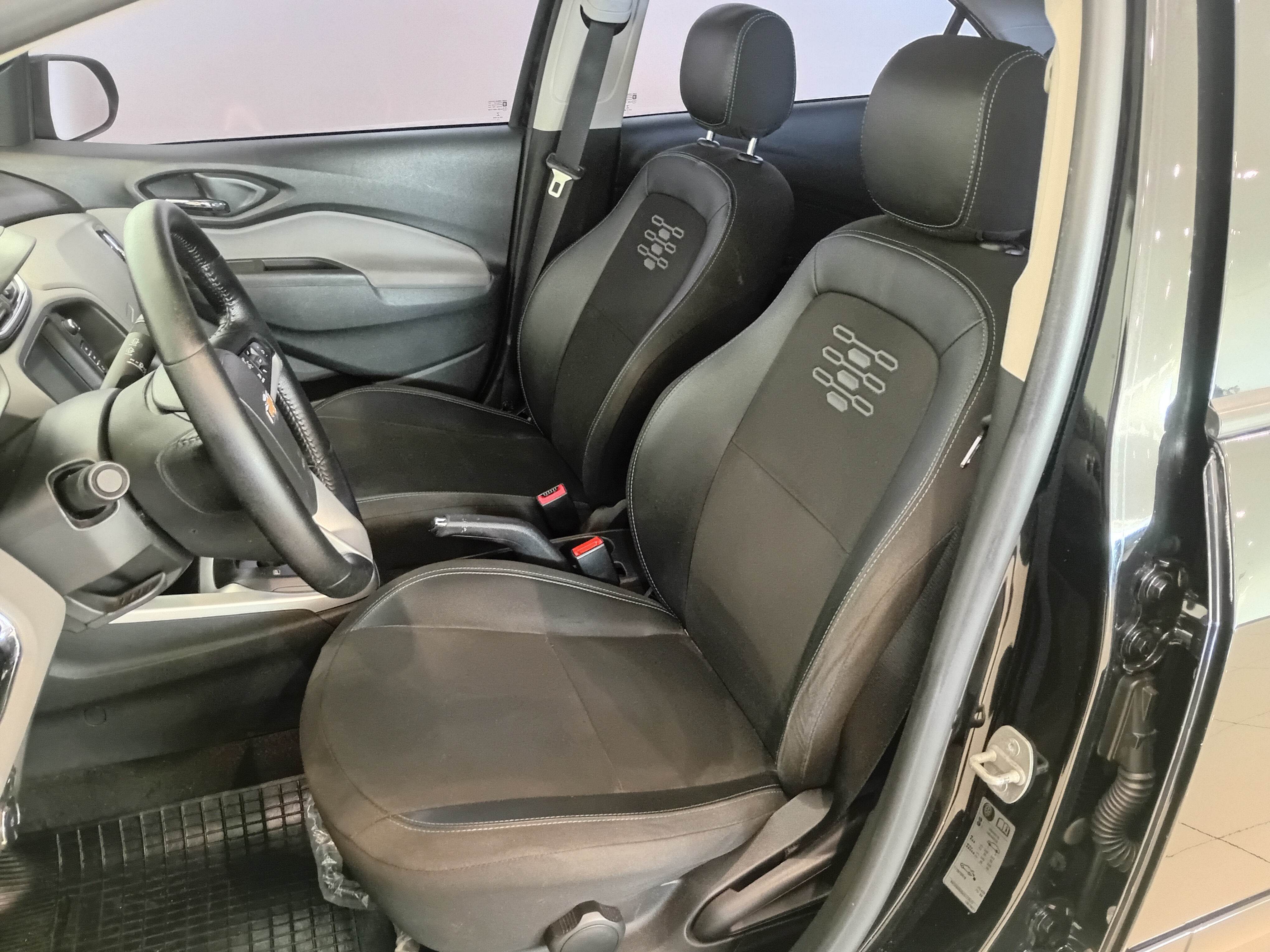 GM - Chevrolet-ONIX-1.4 MPFI LT 8V FLEX 4P AUTOMÁTICO