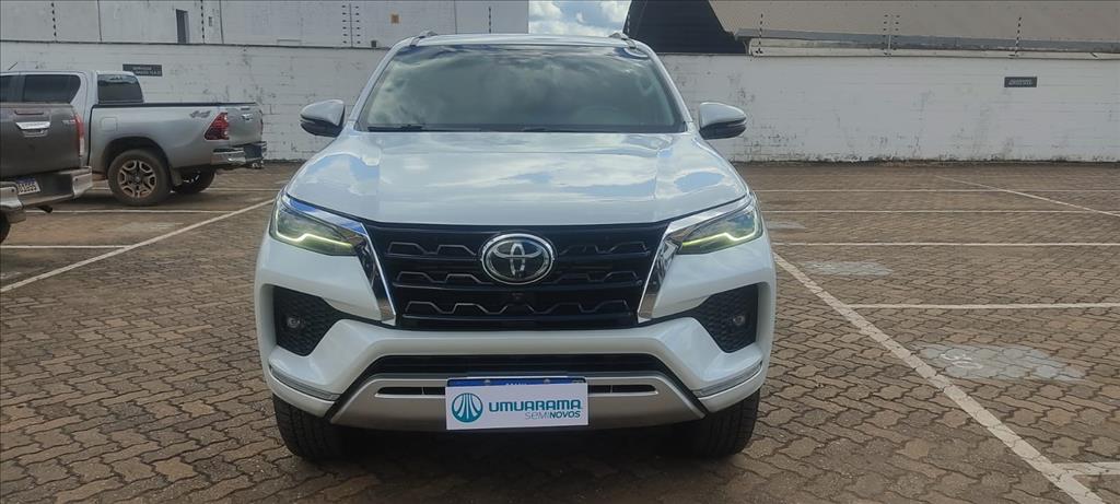 HILUX SW4 2.8 D-4D TURBO DIESEL SRX 4X4 AUTOMÁTICO