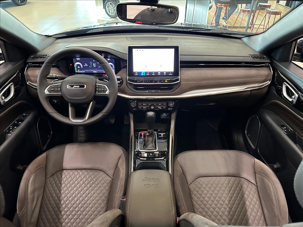 COMMANDER 1.3 T270 TURBO FLEX OVERLAND AT66