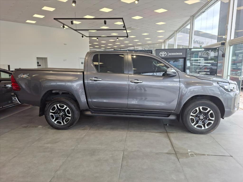 HILUX 2.8 D-4D TURBO DIESEL CD SRV 4X4 AUTOMÁTICO4