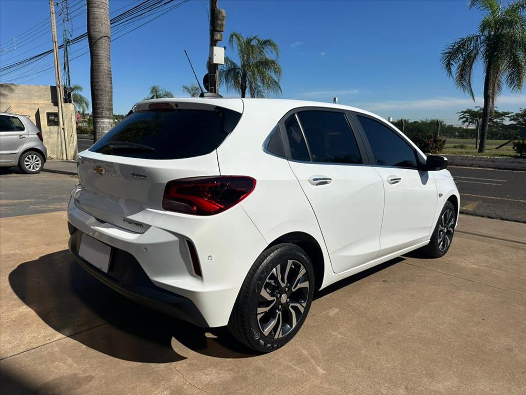 ONIX 1.0 TURBO FLEX AUTOMÁTICO3