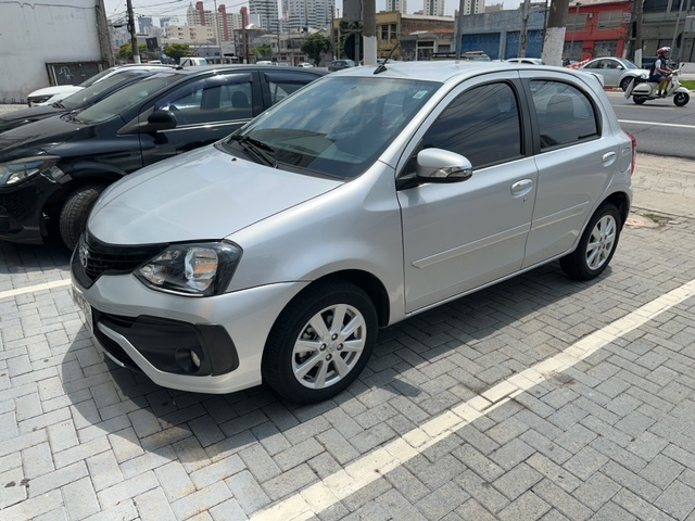 ETIOS 1.5 X PLUS 16V FLEX 4P AUTOMÁTICO