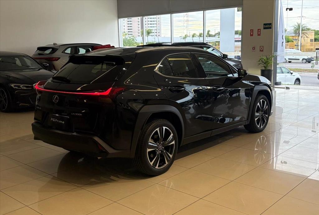 UX 300h 2.0 VVT-I HYBRID CVT7