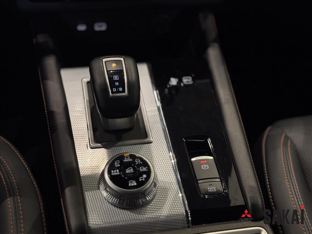 Mitsubishi-OUTLANDER-2.4 PHEV SIGNATURE S-AWC DHT