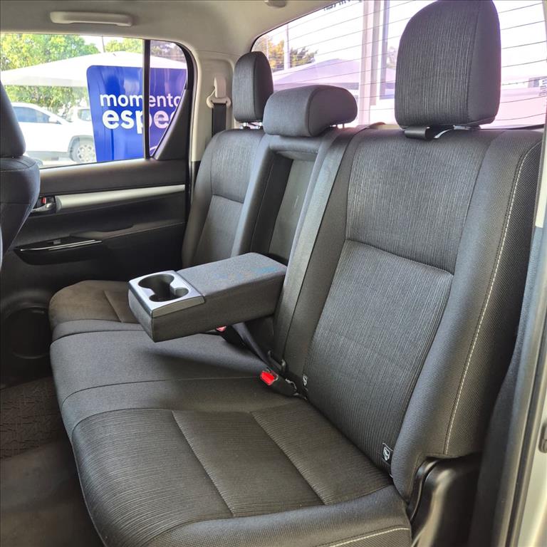 HILUX 2.8 D-4D TURBO DIESEL CD SR 4X4 AUTOMÁTICO13