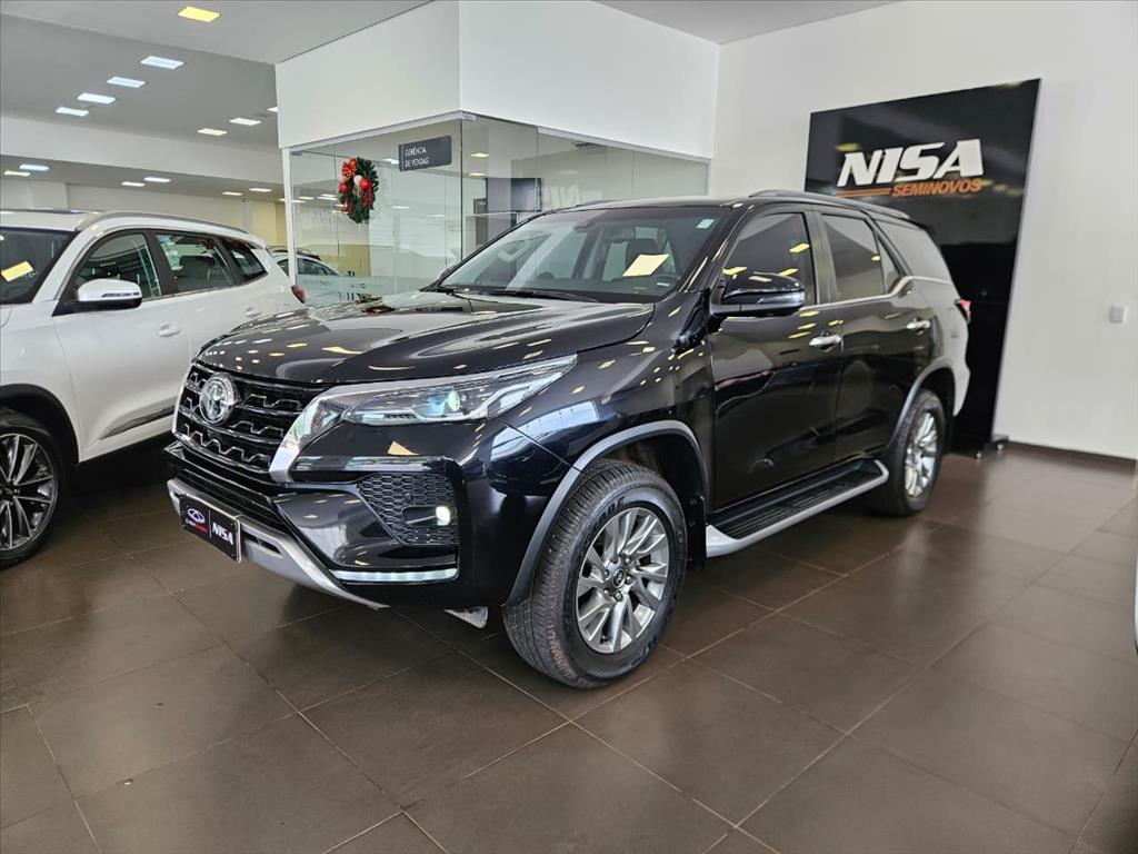 HILUX 2.8 D-4D TURBO DIESEL CD SRX 4X4 AUTOMÁTICO