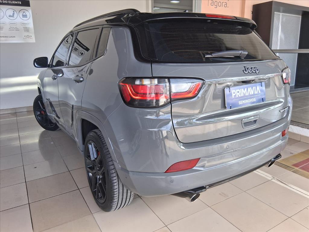 COMPASS 2.0 HURRICANE 4 TURBO GASOLINA BLACKHAWK AT95