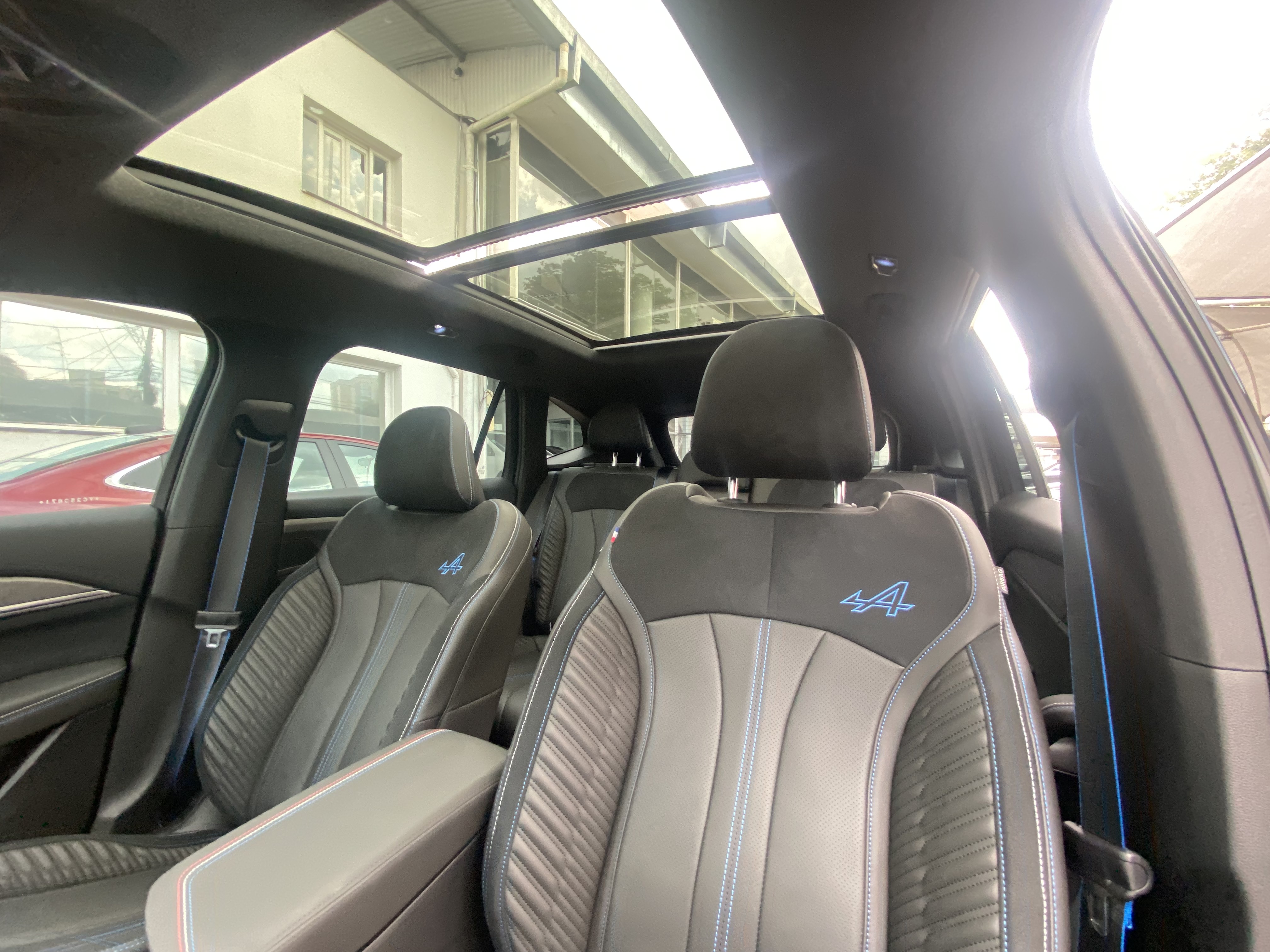 KOLEOS 1.5 TURBO HEV ESPRIT ALPINE DHT13