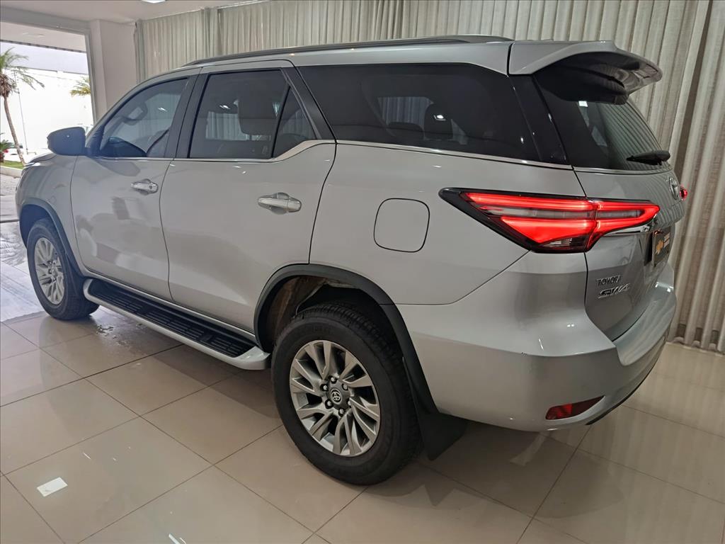 HILUX SW4 2.8 D-4D TURBO DIESEL SRX 7L 4X4 AUTOMÁTICO5