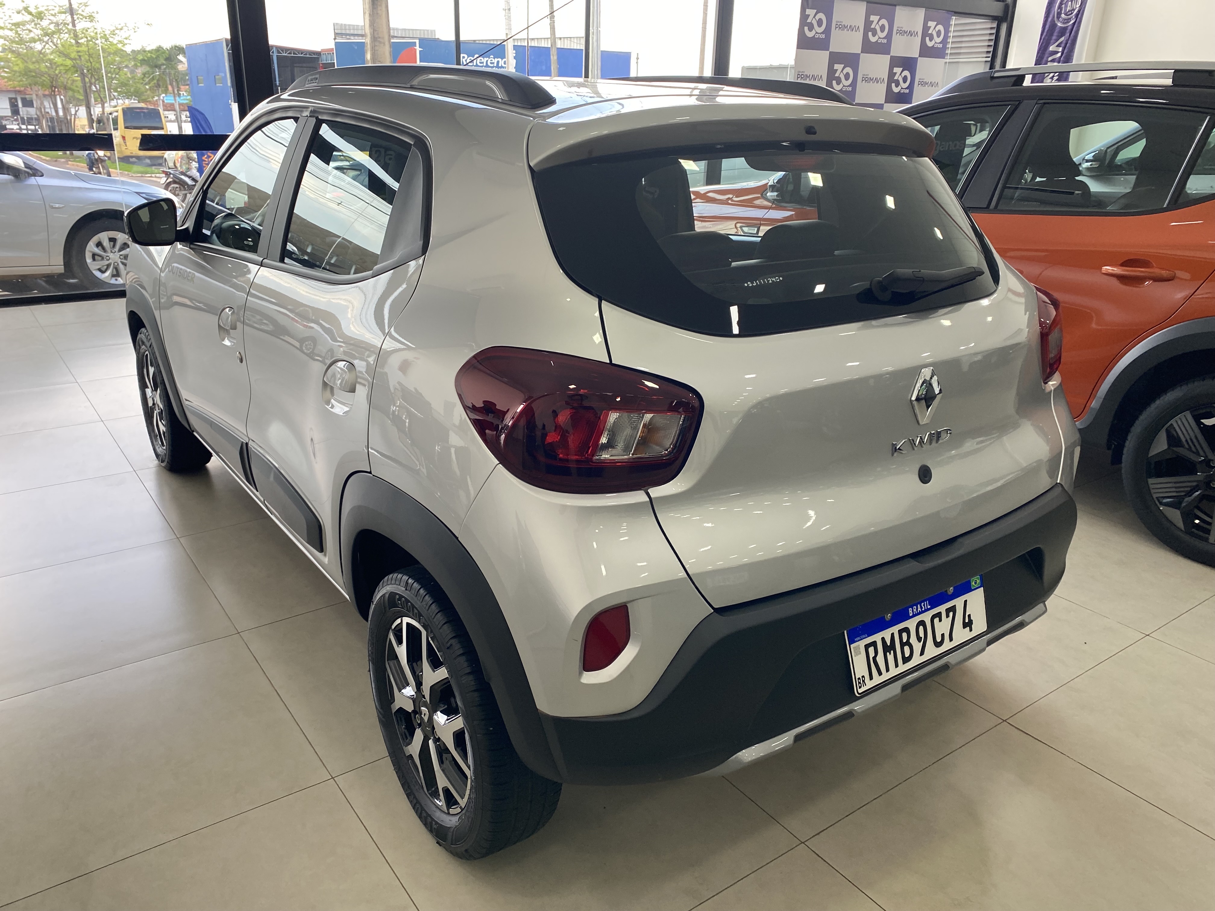 KWID 1.0 12V SCE FLEX OUTSIDER MANUAL4