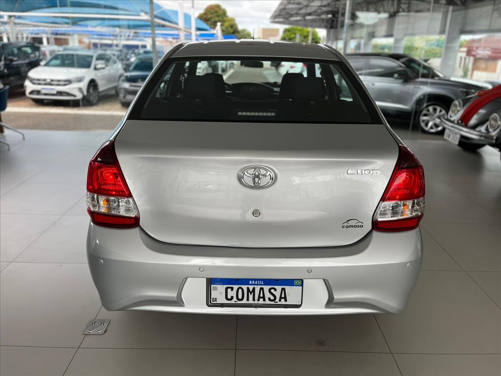 ETIOS 1.5 X PLUS SEDAN 16V FLEX 4P AUTOMÁTICO6