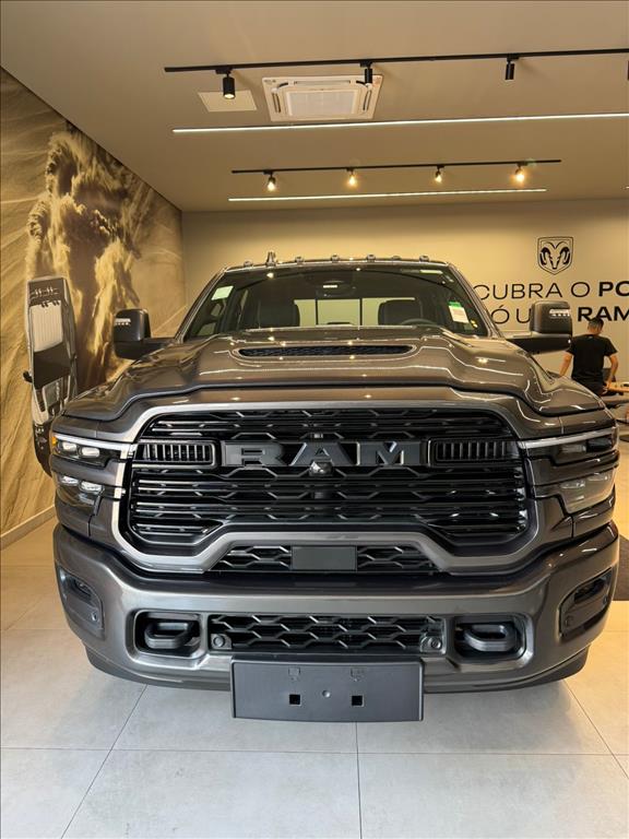 3500 6.7 I6 TURBO DIESEL LARAMIE NIGHT EDITION CD 4X4  AUTOMÁTICO13
