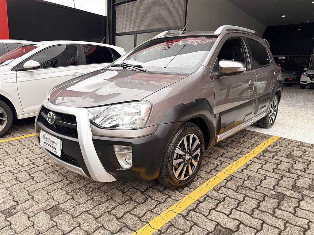 Toyota Etios Cross - 1.5 16V FLEX 4P AUTOMÁTICO
