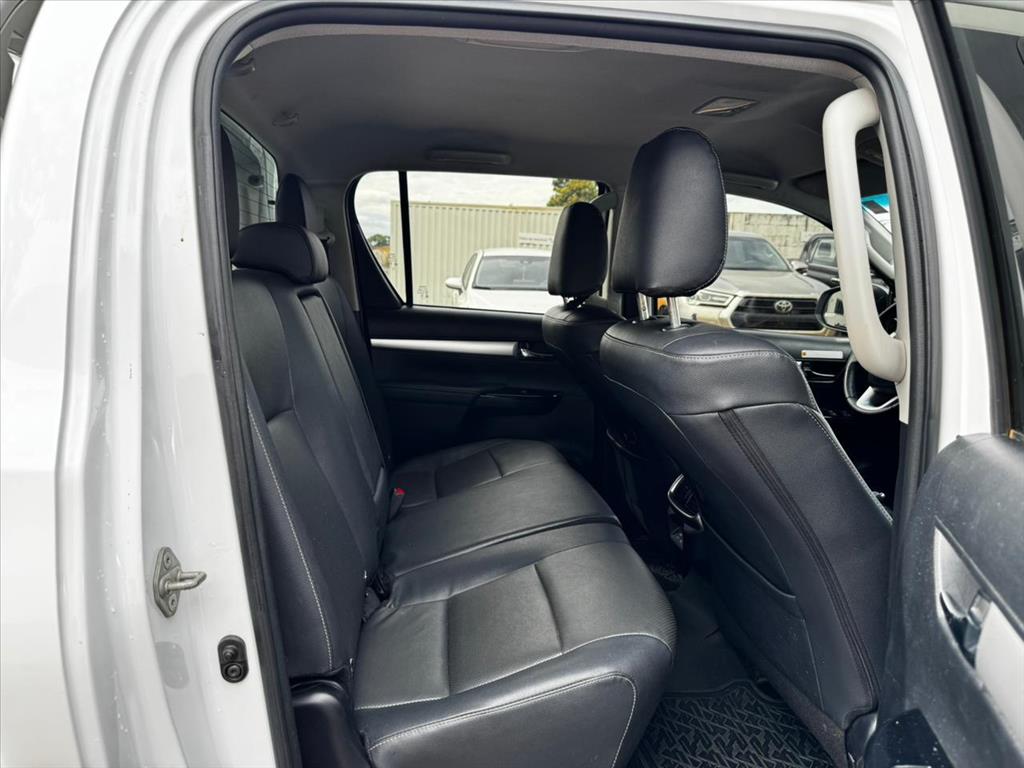 HILUX 2.8 D-4D TURBO DIESEL CD SRX 4X4 AUTOMÁTICO9