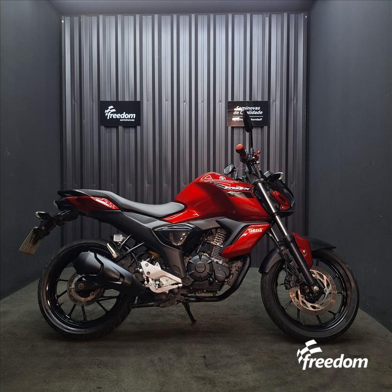 Moto YAMAHA do modelo FAZER FZ15 ABS 2022/2023