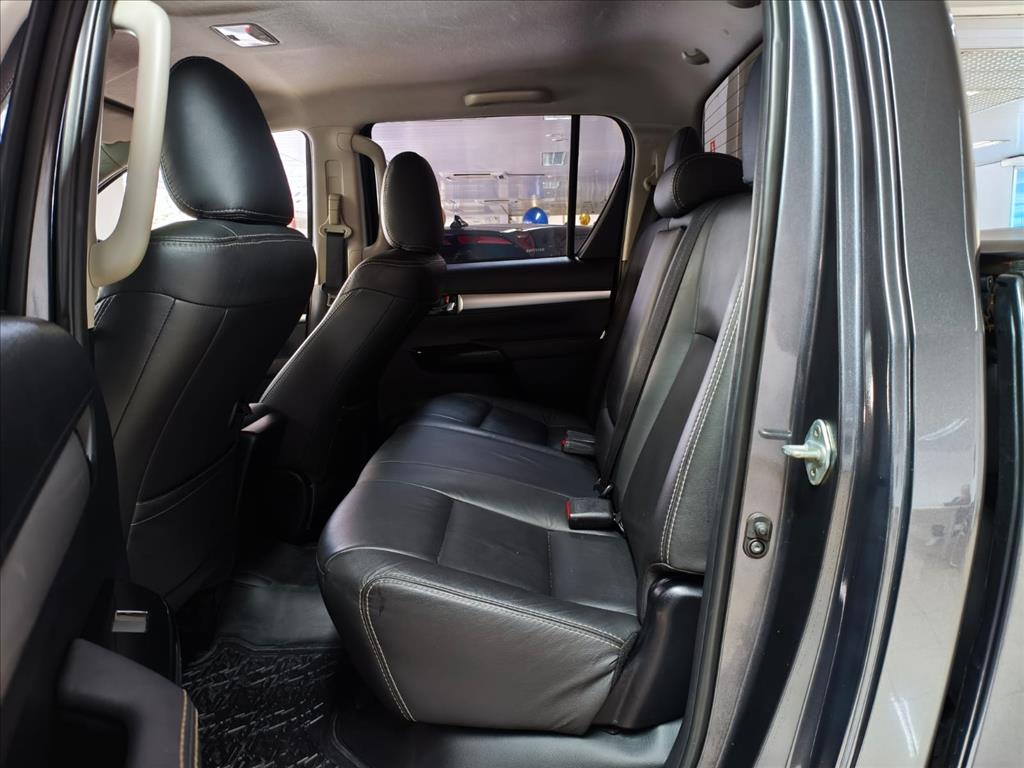 HILUX 2.8 D-4D TURBO DIESEL CD SR 4X4 AUTOMÁTICO9