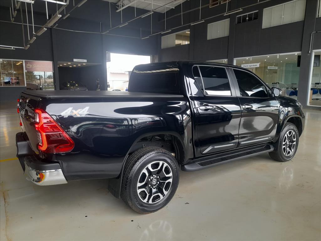 HILUX 2.8 D-4D TURBO DIESEL CD SRX 4X4 AUTOMÁTICO3