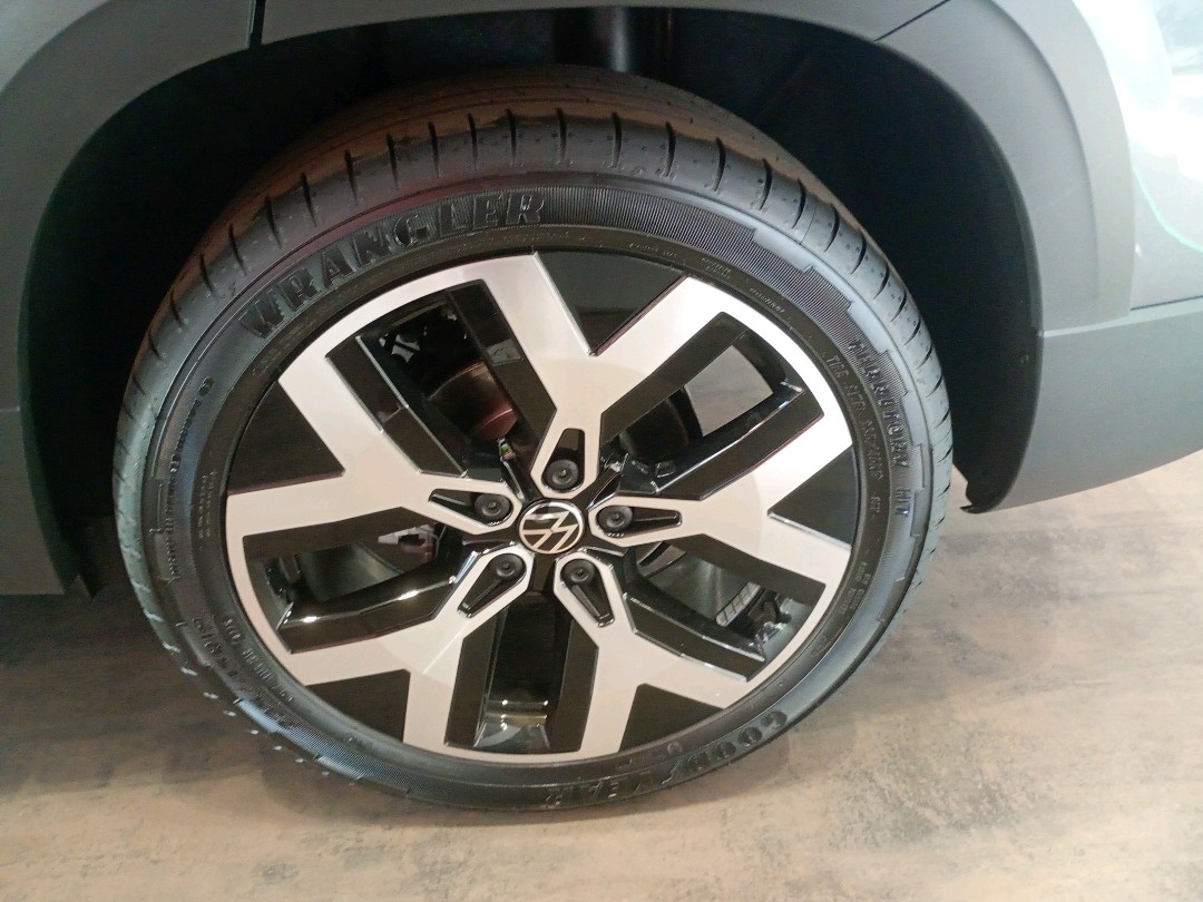 TAOS 1.4 250 TSI TOTAL FLEX HIGHLINE AUTOMÁTICO10