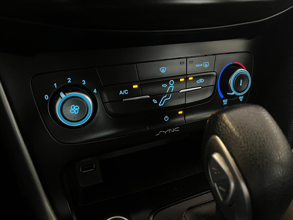 FOCUS 2.0 SE PLUS FASTBACK 16V FLEX 4P POWERSHIFT12