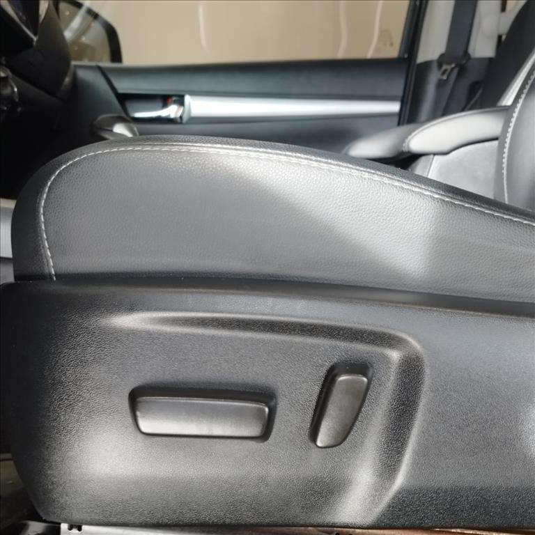 HILUX 2.8 D-4D TURBO DIESEL CD SRX PLUS 4X4 AUTOMÁTICO17