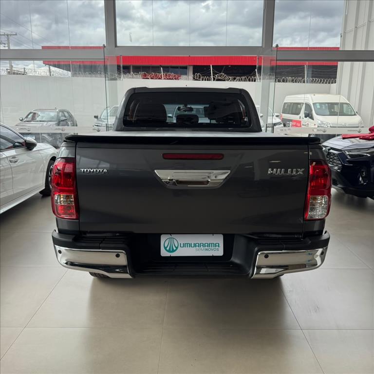HILUX 2.8 D-4D TURBO DIESEL CD SR 4X4 AUTOMÁTICO5