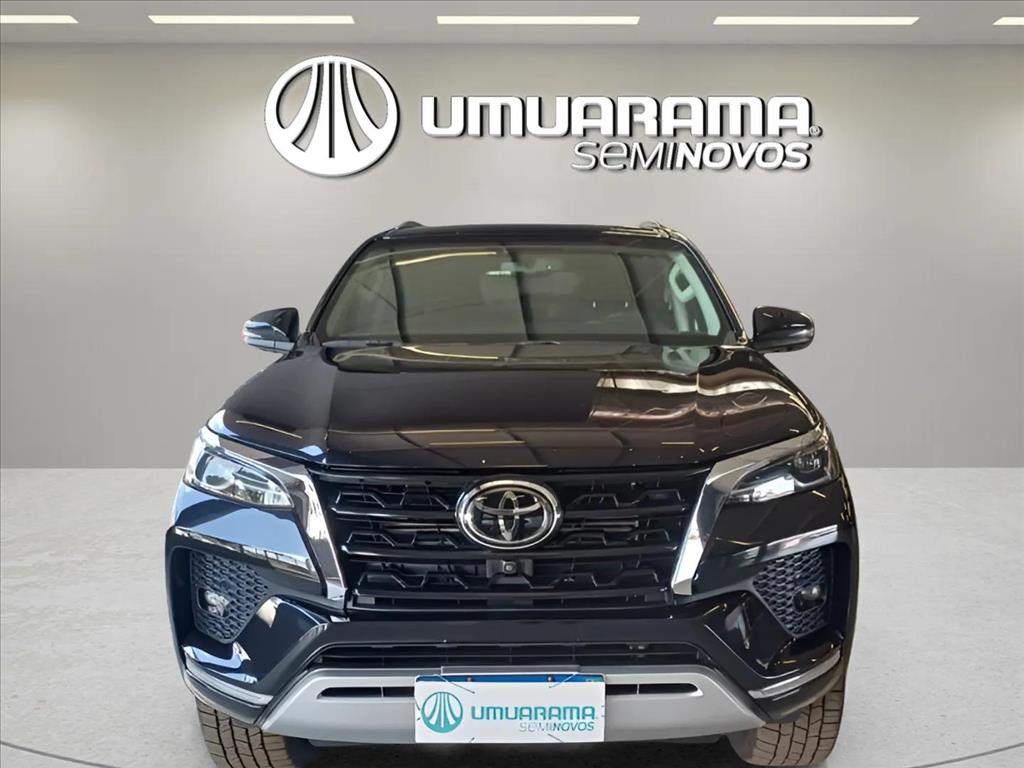 HILUX SW4 2.8 D-4D TURBO DIESEL SRX 7L 4X4 AUTOMÁTICO